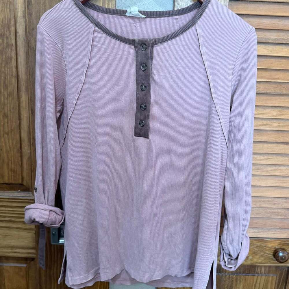 Hem and thread pink Henley with brown accents and roll up sleeves Size M